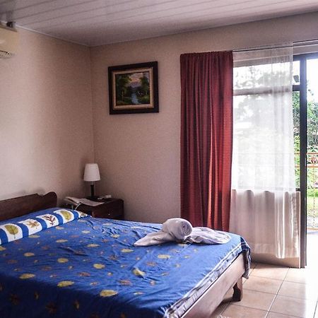 Hotel La Choza Inn Ла Фортуна Экстерьер фото