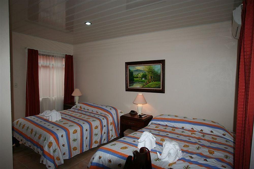 Hotel La Choza Inn Ла Фортуна Экстерьер фото